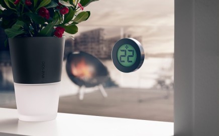 minimalistyczny elektroniczny termometr okienny Eva Solo