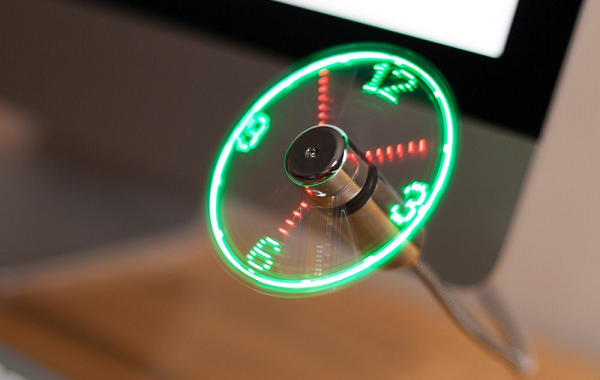 wiatraczek na USB z ledowym zegarem