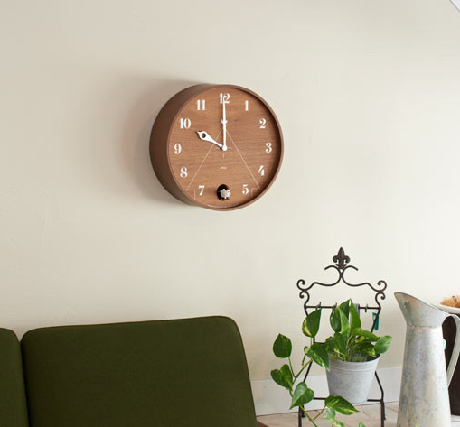 okrągły drewniany zegar z kukułką marki Lemnosc