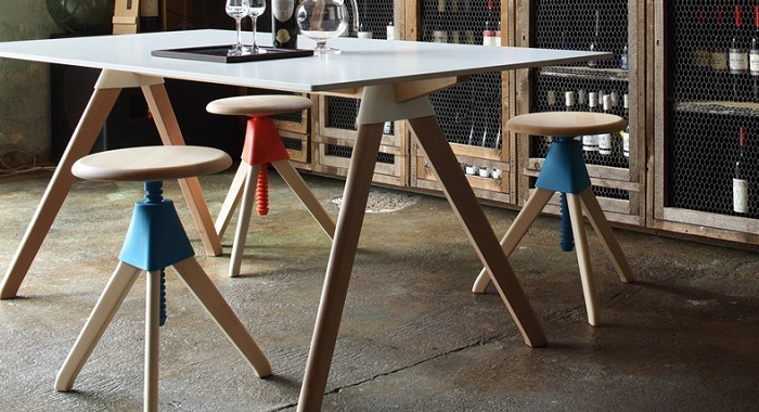 minimalistyczny stolek obrotowy magis