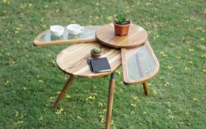 Elytra - drewniany stolik, który rozkłada się niczym skrzydełka chrząszcza