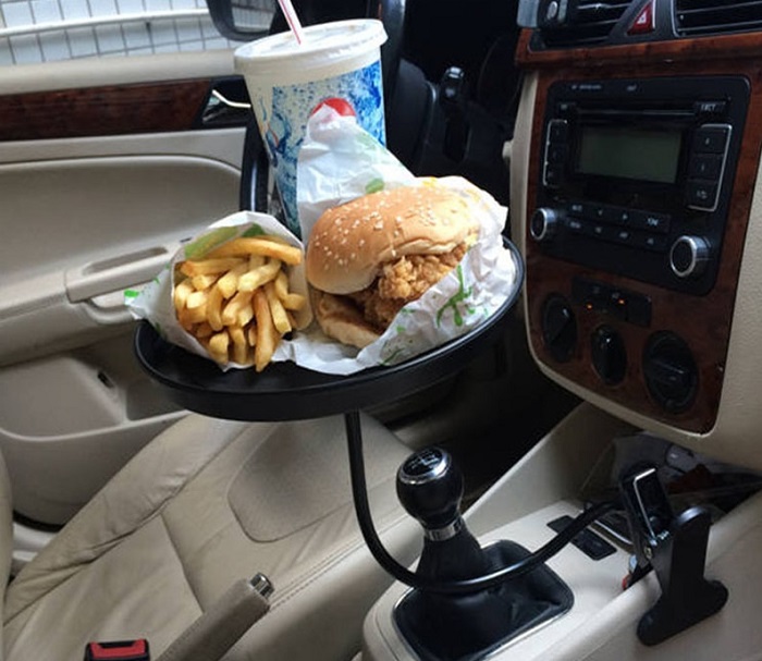 samochodowa polka na jedzenie