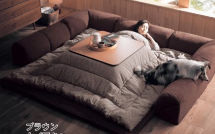 łóżko stolik 1-min